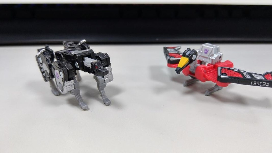 Siege Wave 2 Micromasters 2 Pack Images Red Heat Stakeout Ravage Laserbeak  (2 of 19)